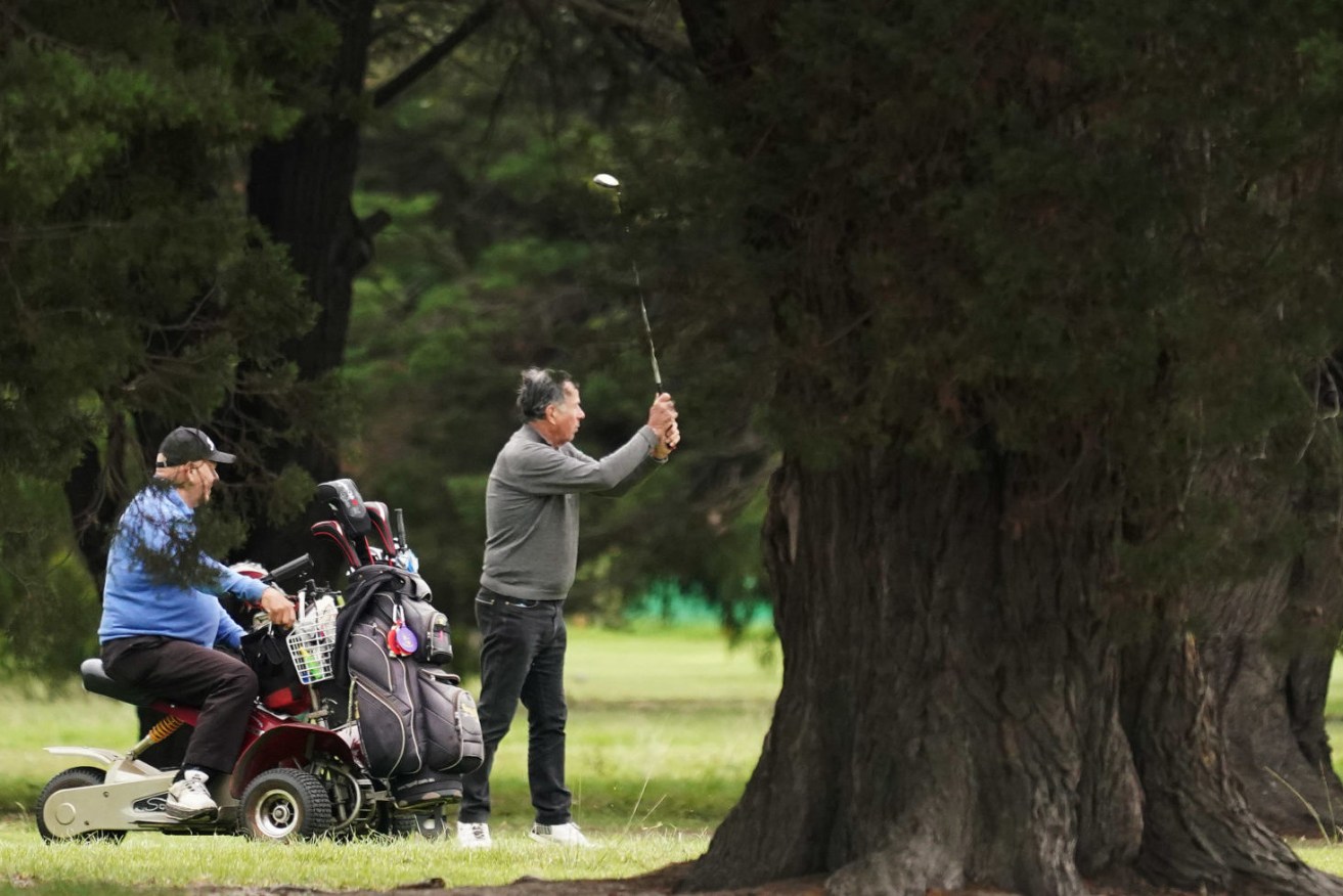 Recreational golfers can no longer play on Victorian courses due to a COVID-19 shutdown. (Michael Dodge/AAP PHOTOS)