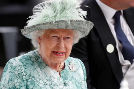 Queen suffering ‘mild symptoms’ after contracting Covid-19