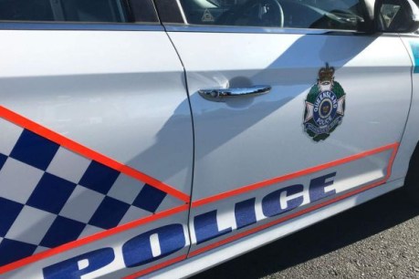 Police hunt Qld couple who stole car, illegally crossed border into SA