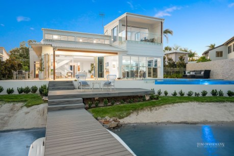 Noosa Heads – Waterfront home