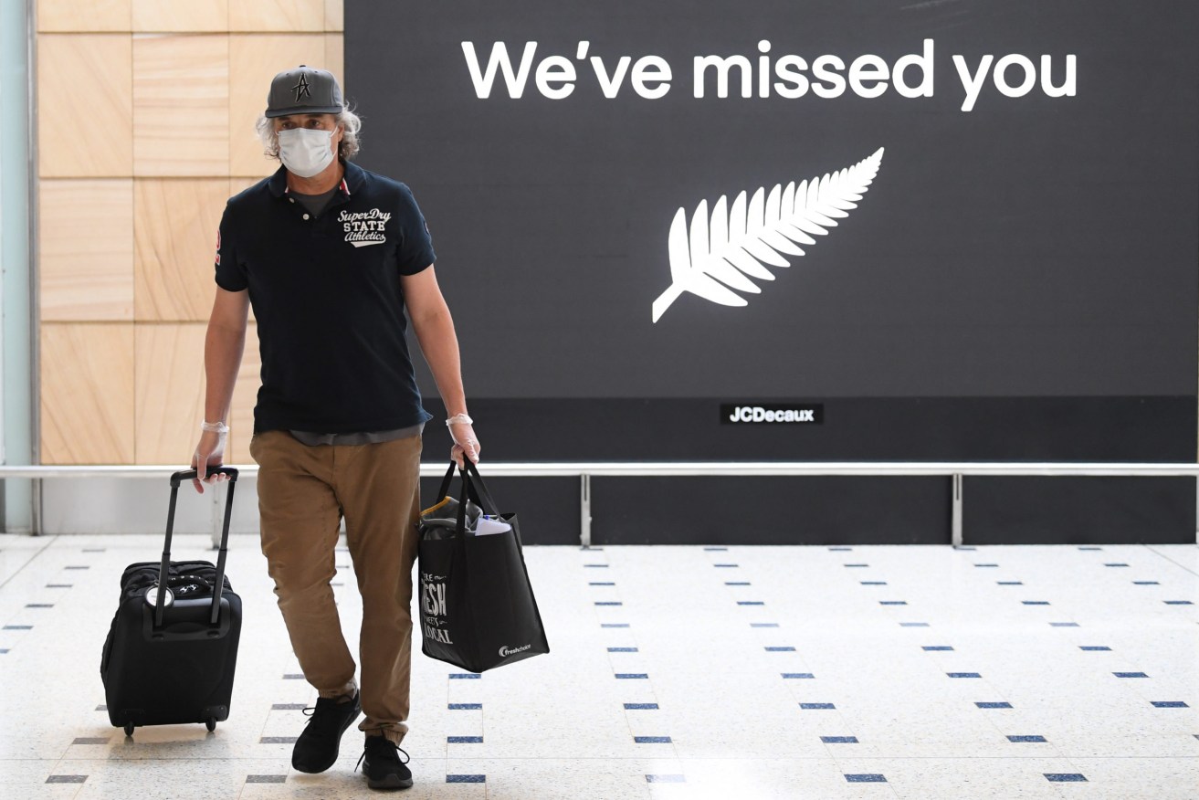 Visitors from New Zealand will be free to enter Queensland from 1am Saturday. (AAP Image/Dean Lewins)