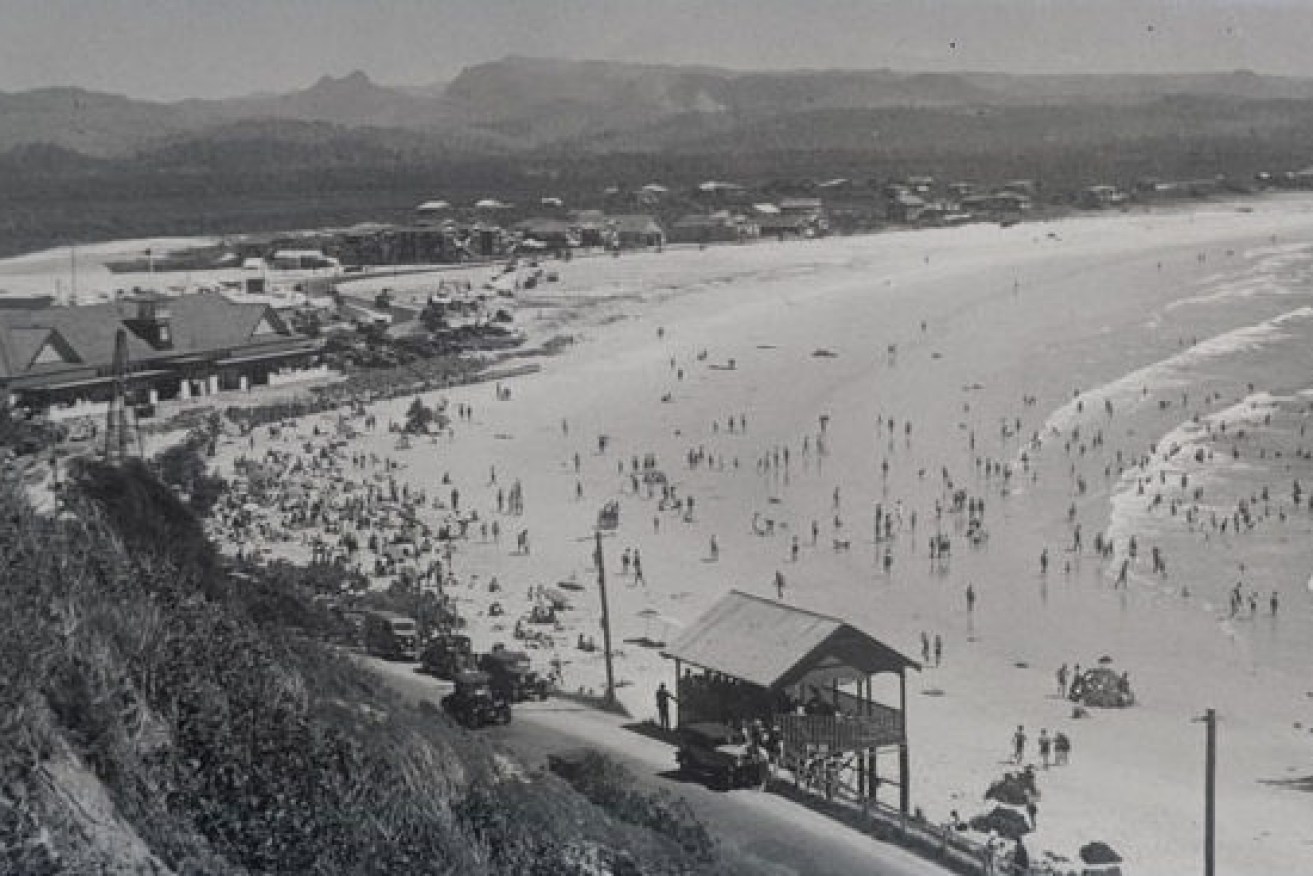 A stereograph of Kirra Beach, part of a large collection of historic Gold Coast images captured by the Rose Stereograph Company now up for auction. (Lloyds Auctions)