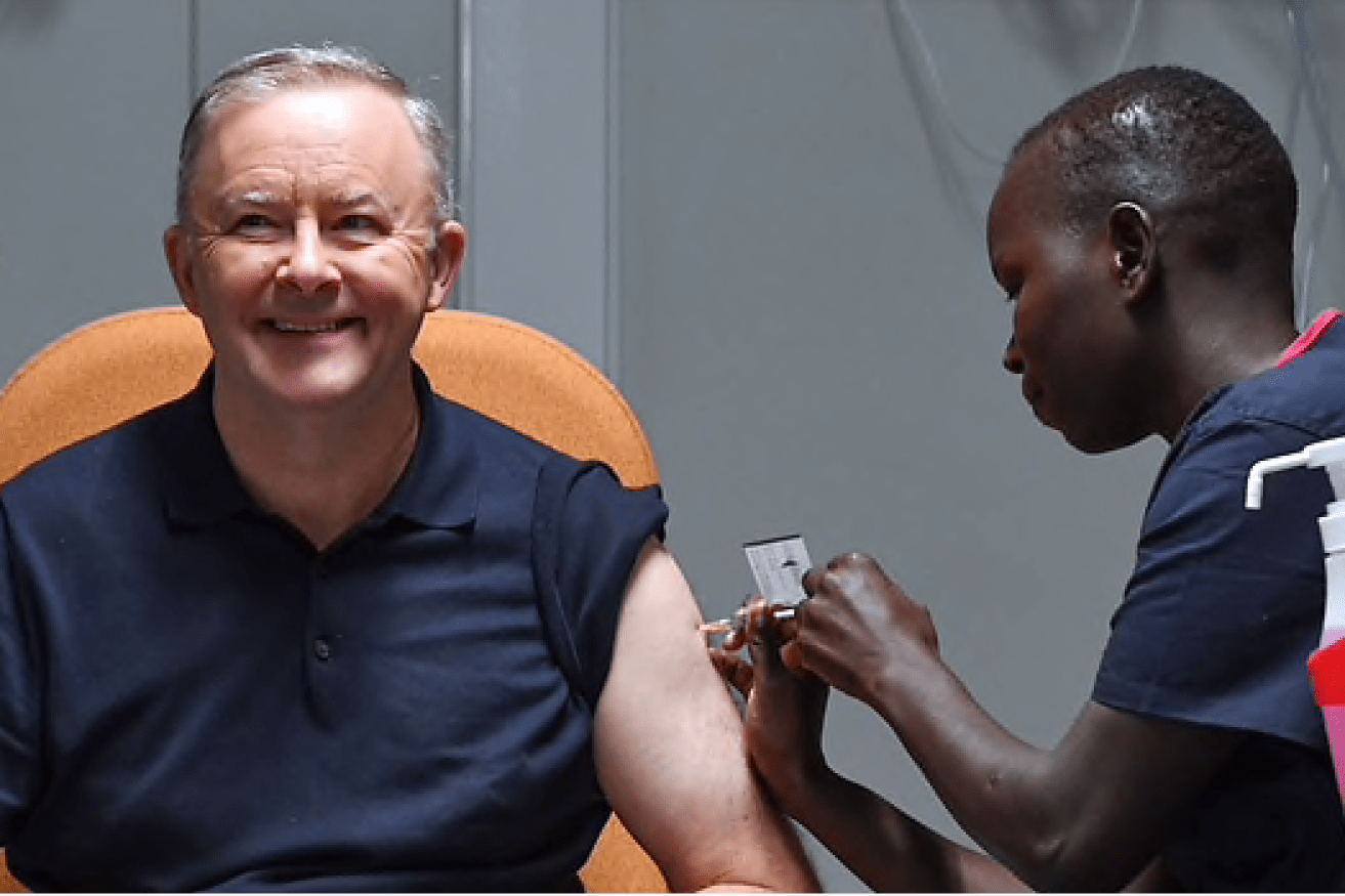 Prime Minister Anthony Albanese receives his COVID-19 vaccine injection. Source: AAP