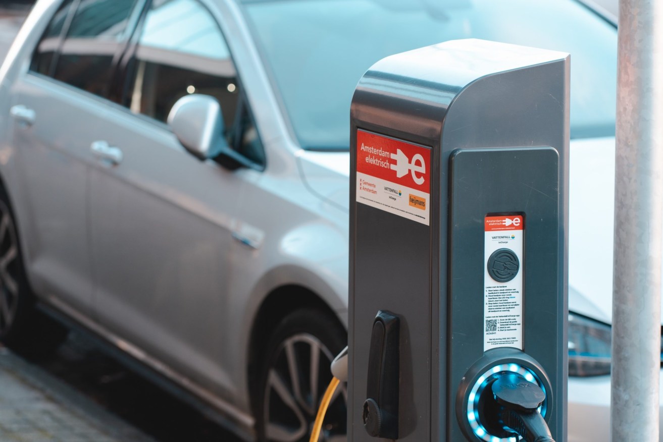 Annastacia Palaszczuk said the government would also commit $10 million to jointly funding charging stations with local governments and companies. (Image: Unsplash)