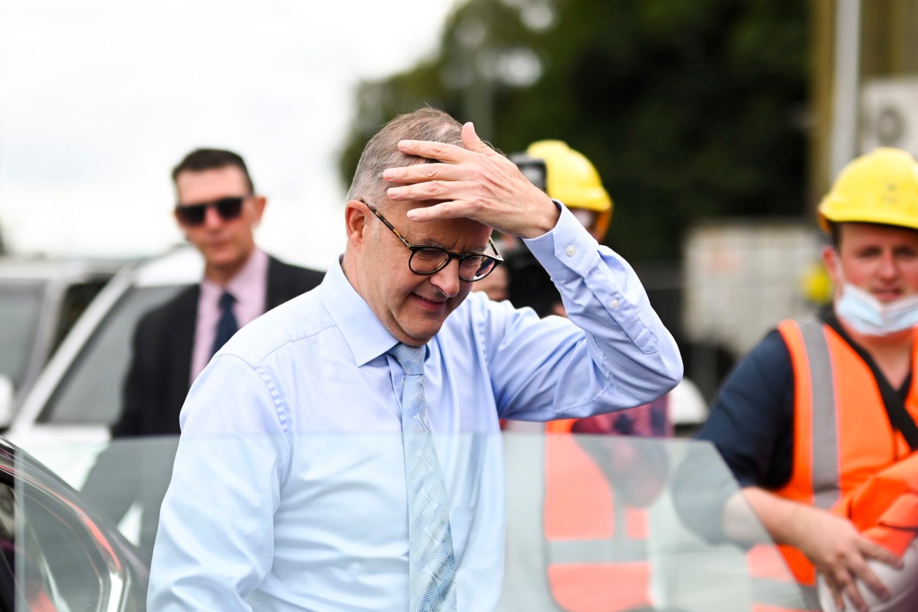 Opposition Leader Anthony Albanese has had another embarrassing stumble when he was unable to name an ALP policy while campaigning Thursday. (AAP Image/Lukas Coch) 