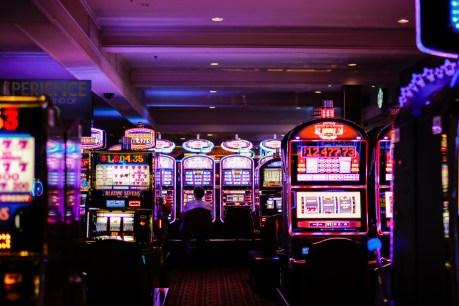 When it comes to pokies, Queenslanders are now bigger mugs than Victorians
