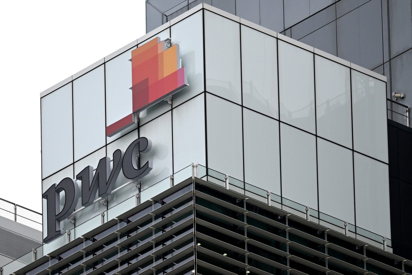 A police investigation has been launched into one of the big four consultancies PwC as the federal government seeks to review a range of contracts. (AAP Image/Dan Himbrechts) 