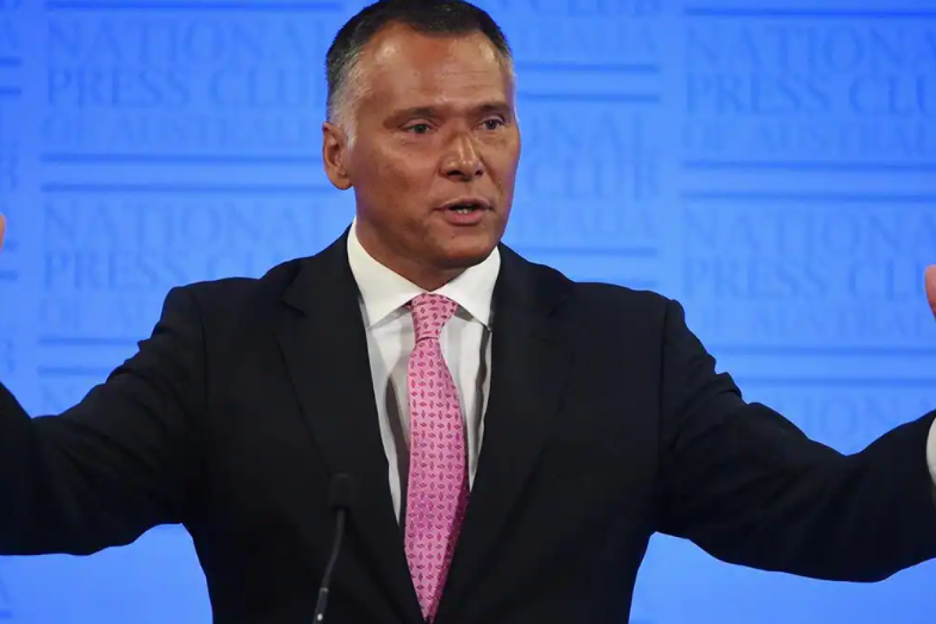 Journalist Stan Grant will moderate a town-hall style forum to simplify the Voice referendum.  (Pic: SBS)
