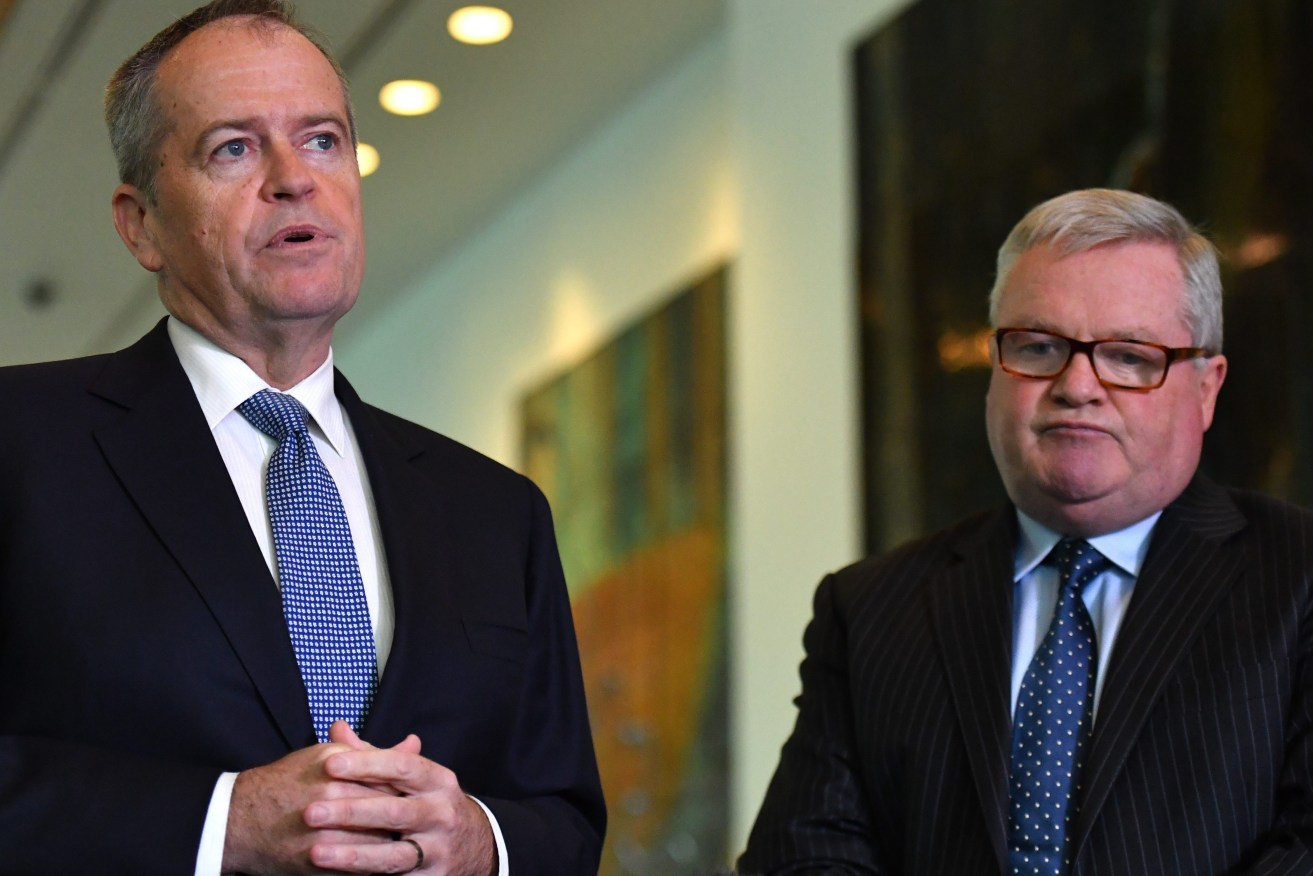 Minister for Government Services Bill Shorten and Gordon Legal Senior Partner Peter Gordon at a press conference at Parliament House in Canberra (AAP Image/Mick Tsikas) 