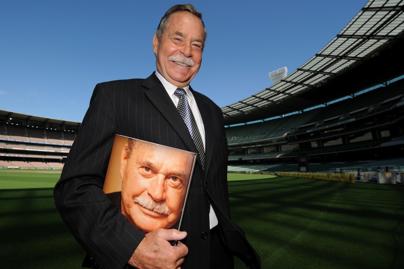  Ron Barassi, the first player to be inaugurated into the Australian Football Hall of Fame as a Legend, has died aged 87, but his name lives on as the defining "line" between rugby codes and AFL. (AAP Image/Julian Smith) 