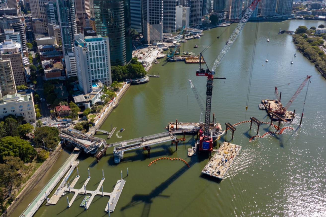 The half completed Kangaroo Point Bridge would now cost $299 million (photo BCC)