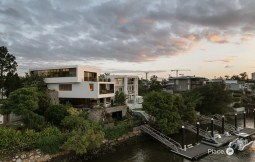 East Brisbane – Luxury landmark