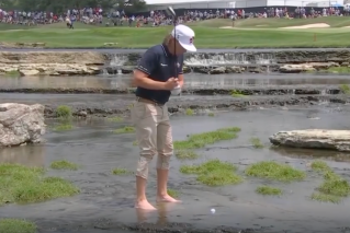 If you thought Aussie golfer Cameron Smith could walk on water, here is your proof