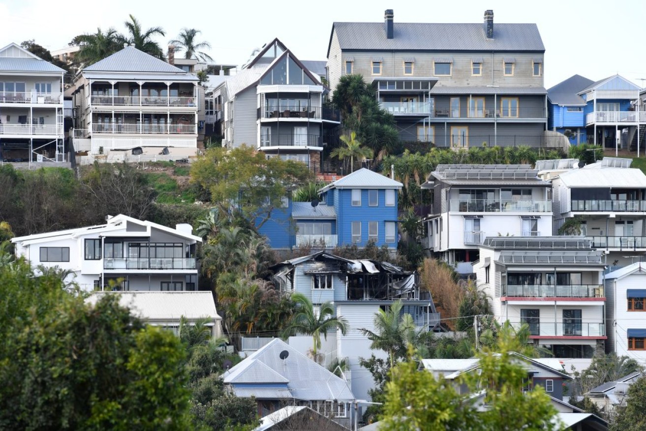 Houses are seen in the Brisbane suburb of Paddington. (AAP Image/Darren England) 