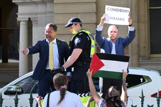 Katter MPs found in contempt after anti-Hamas protest